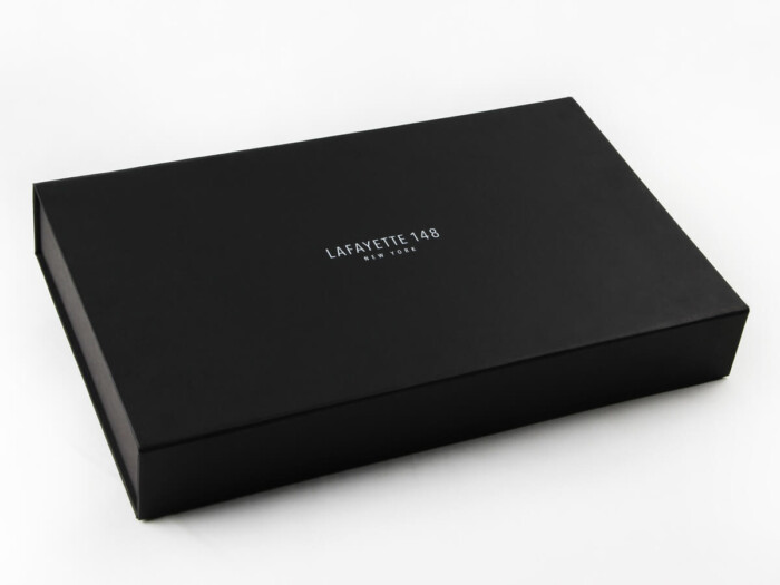Luxury Embossing Black Paper Shirt Box with Hot Stamping Logo